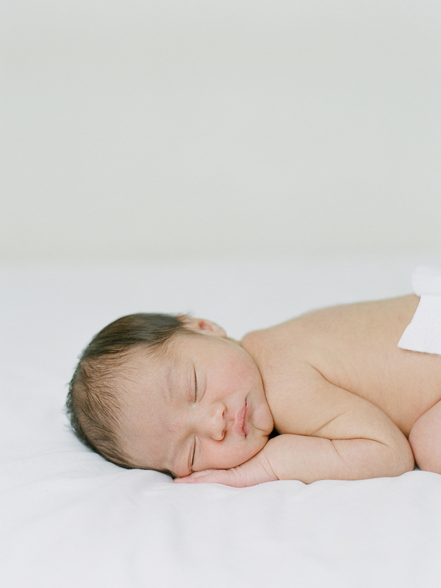 When is the best time to do newborn photos?
